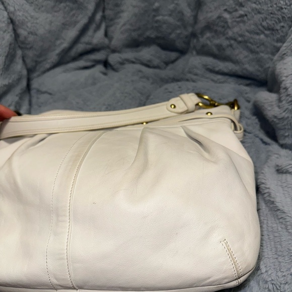 Vintage Coach White Leather Hobo Shoulder Bag with Gold Hardware
